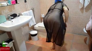 سكس زوج ديوث يصور مراته عريانة بتمصلة زبه فى الحمام