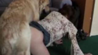 سكس حيوانات متناكه تتناك من كلبها الشرس نيك خلفى جامد قوى